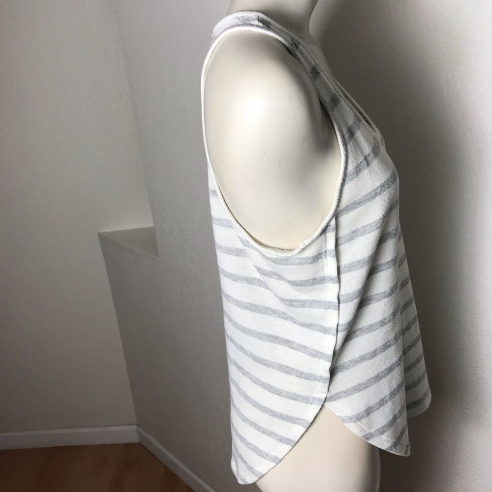 Color Thread Women’s Tank Athleisure M Racerback - Picture 6 of 8